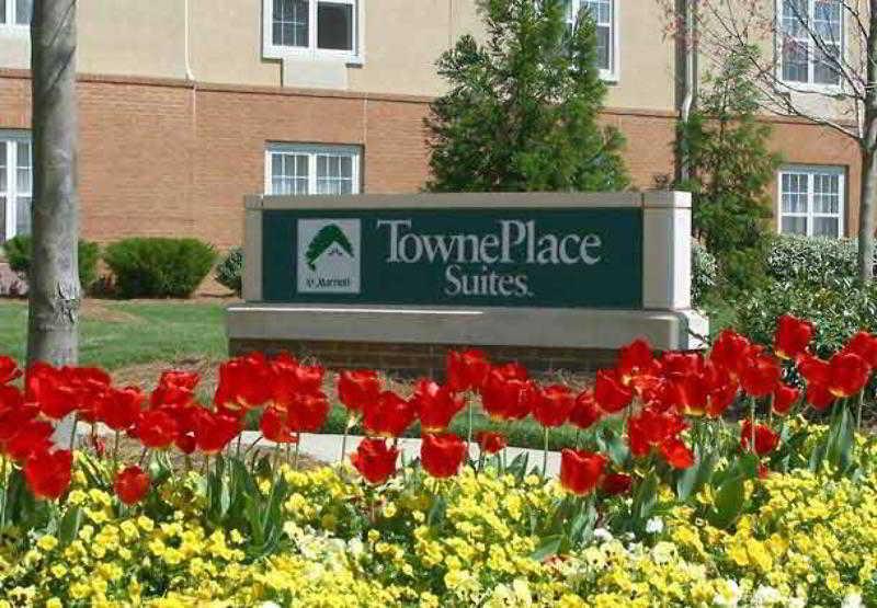Towneplace Suites Raleigh Cary/Weston Parkway Exterior foto